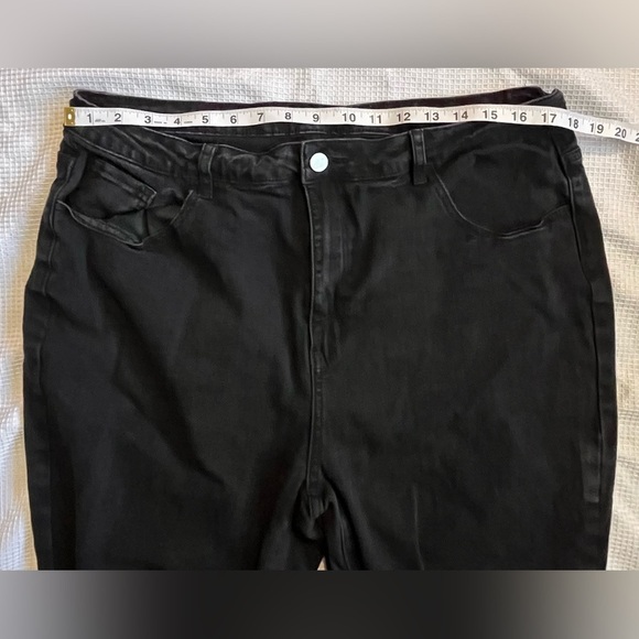 SHEIN Curve Women's Black Distressed Jeans 18 inch Waist, Size 3XL - Picture 6 of 14
